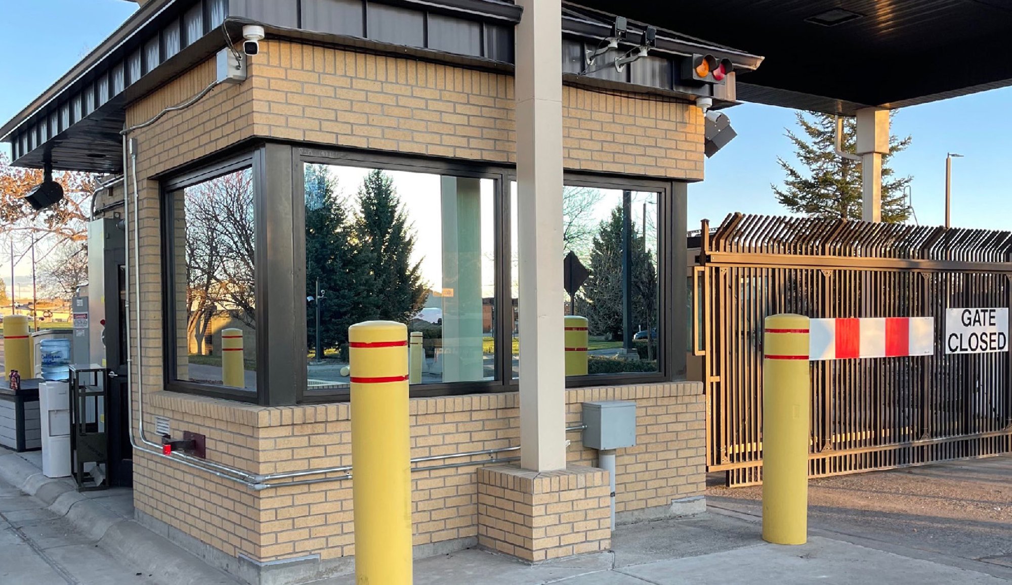 Exterior-Bulletproof-Windows