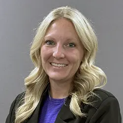 Amanda Arnaudo headshot-1